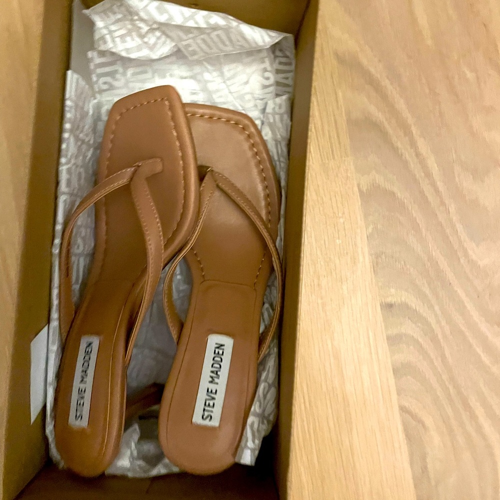 Size 7 brand new Steve Madden sandals